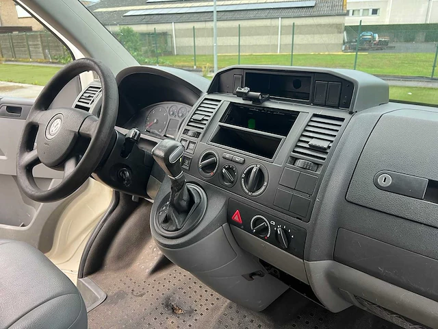 Volkswagen - 2007 - transporter - minibus - personenauto - afbeelding 29 van  30