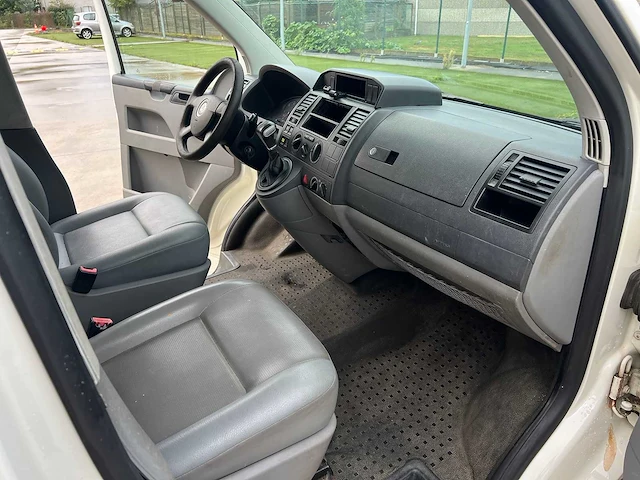 Volkswagen - 2007 - transporter - minibus - personenauto - afbeelding 22 van  30