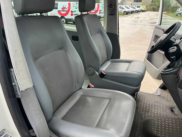 Volkswagen - 2007 - transporter - minibus - personenauto - afbeelding 23 van  30