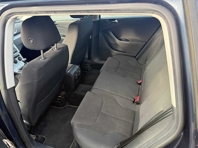 Volkswagen - 2008 - passat - personenauto - afbeelding 14 van  25