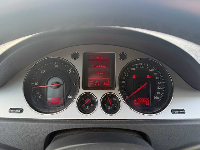 Volkswagen - 2008 - passat - personenauto - afbeelding 15 van  25