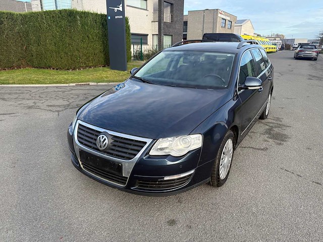 Volkswagen - 2008 - passat - personenauto - afbeelding 19 van  25