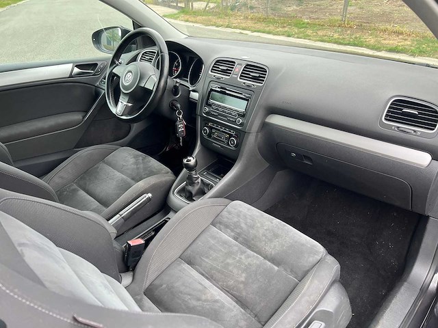 Volkswagen - 2010 - golf - 6 - personenauto - afbeelding 14 van  42