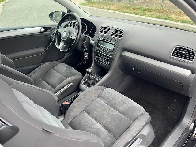 Volkswagen - 2010 - golf - 6 - personenauto - afbeelding 15 van  42