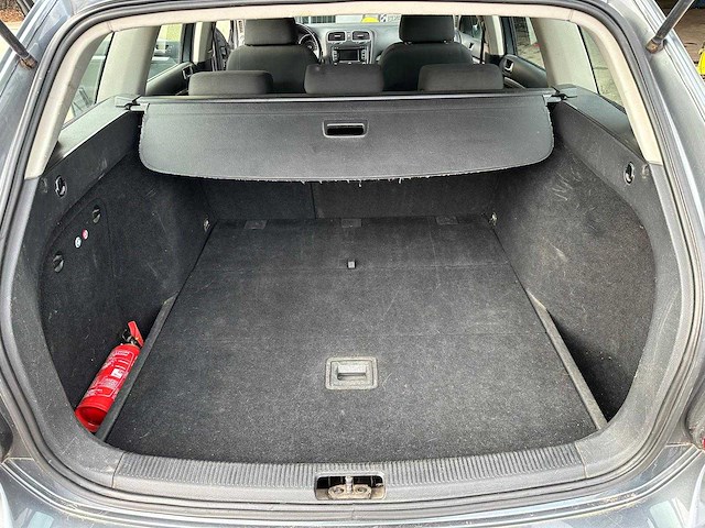 Volkswagen - 2010 - golf - personenauto - afbeelding 7 van  25