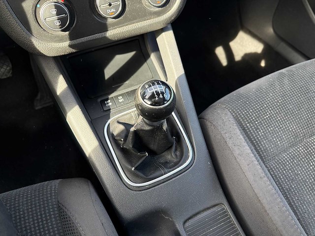 Volkswagen - 2010 - golf break - personenauto - afbeelding 9 van  19