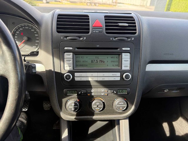 Volkswagen - 2010 - golf break - personenauto - afbeelding 8 van  17
