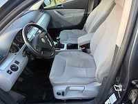 Volkswagen - 2010 - passat - personenauto - afbeelding 9 van  27