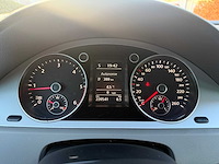 Volkswagen - 2010 - passat - personenauto - afbeelding 14 van  27