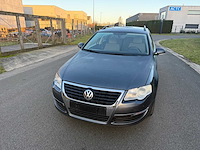 Volkswagen - 2010 - passat - personenauto - afbeelding 16 van  27