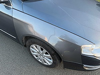 Volkswagen - 2010 - passat - personenauto - afbeelding 18 van  27