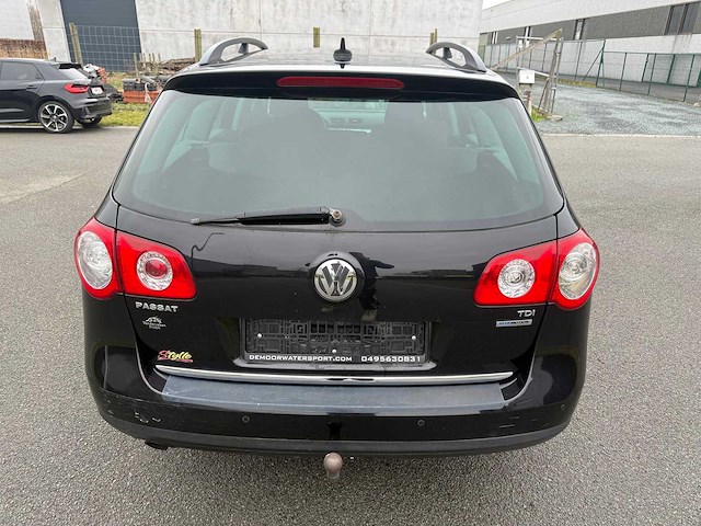Volkswagen - 2010 - passat - personenauto - afbeelding 2 van  35