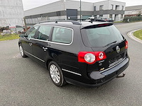 Volkswagen - 2010 - passat - personenauto - afbeelding 3 van  35
