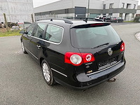 Volkswagen - 2010 - passat - personenauto - afbeelding 4 van  35