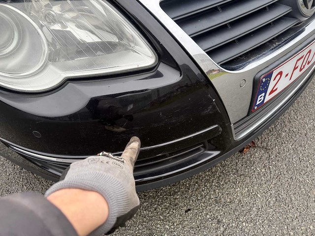 Volkswagen - 2010 - passat - personenauto - afbeelding 5 van  35