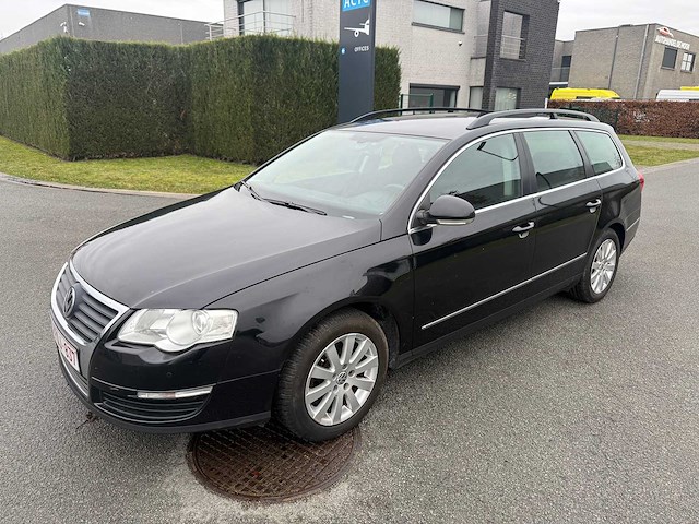 Volkswagen - 2010 - passat - personenauto - afbeelding 31 van  35
