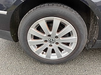 Volkswagen - 2010 - passat - personenauto - afbeelding 11 van  35