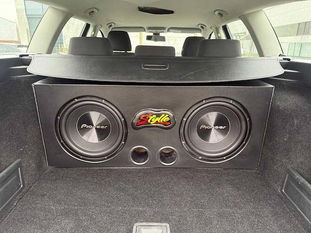 Volkswagen - 2010 - passat - personenauto - afbeelding 13 van  35