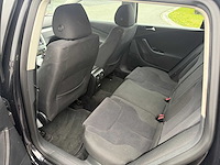 Volkswagen - 2010 - passat - personenauto - afbeelding 14 van  35