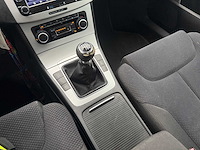 Volkswagen - 2010 - passat - personenauto - afbeelding 16 van  35