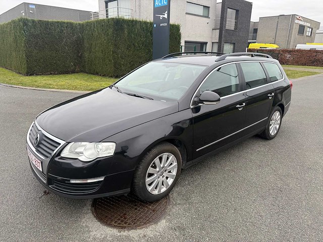 Volkswagen - 2010 - passat - personenauto - afbeelding 9 van  35