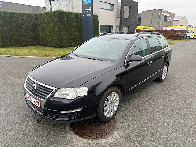 Volkswagen - 2010 - passat - personenauto - afbeelding 18 van  35