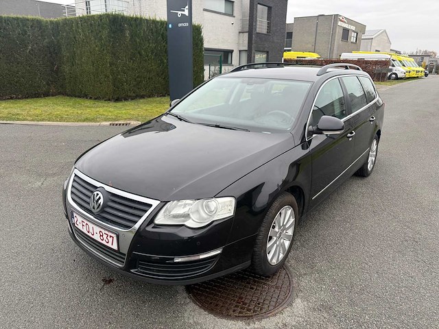 Volkswagen - 2010 - passat - personenauto - afbeelding 25 van  35
