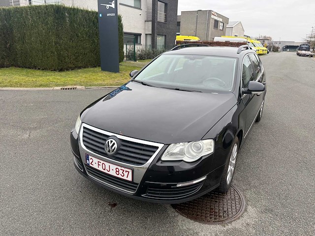 Volkswagen - 2010 - passat - personenauto - afbeelding 26 van  35