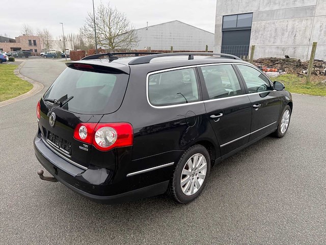 Volkswagen - 2010 - passat - personenauto - afbeelding 30 van  35