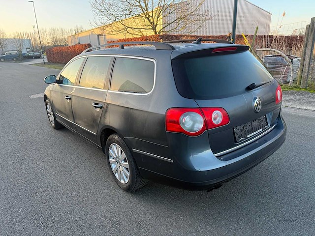 Volkswagen - 2010 - passat - personenauto - afbeelding 3 van  27