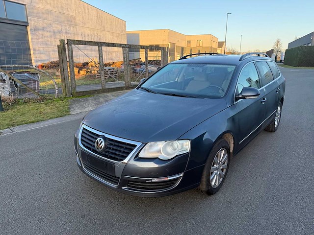 Volkswagen - 2010 - passat - personenauto - afbeelding 21 van  27
