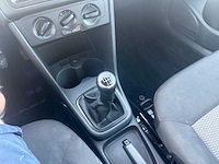 Volkswagen - 2010 - polo - personenwagen - personenauto - afbeelding 15 van  24