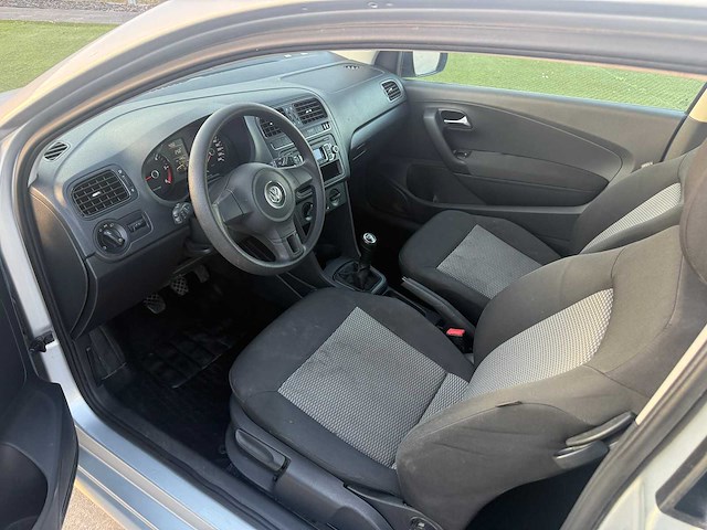 Volkswagen - 2010 - polo - personenwagen - personenauto - afbeelding 10 van  21
