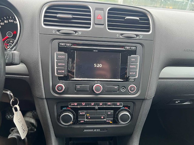 Volkswagen - 2011 - golf - 6 - personenauto - afbeelding 11 van  23