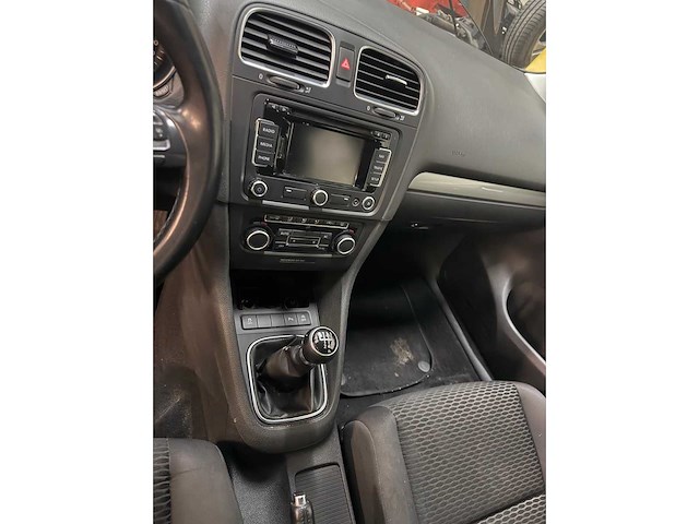 Volkswagen - 2011 - golf - personenauto - afbeelding 10 van  17