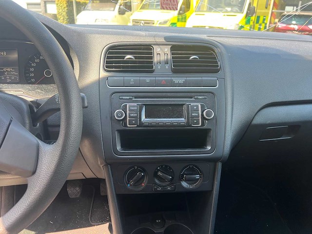 Volkswagen - 2011 - polo - personenwagen - personenauto - afbeelding 14 van  27