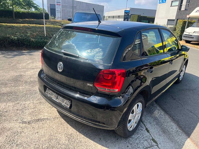 Volkswagen - 2011 - polo - personenwagen - personenauto - afbeelding 2 van  9
