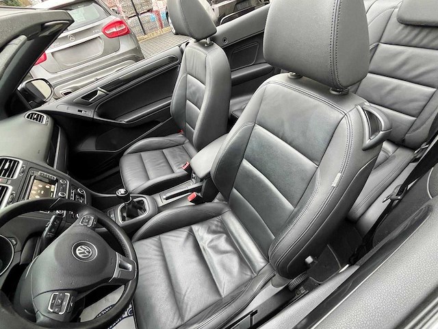 Volkswagen - 2012 - golf cabrio - personenauto - afbeelding 15 van  23