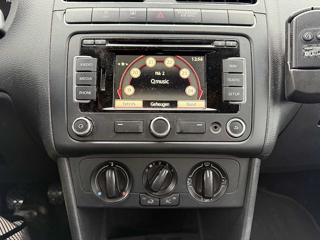 Volkswagen - 2013 - polo - personenauto - afbeelding 10 van  36