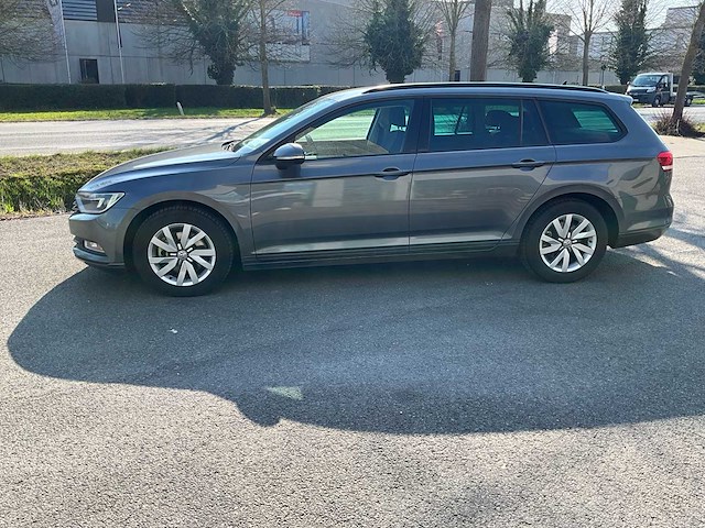 Volkswagen - 2017 - passat - personenauto - afbeelding 12 van  27