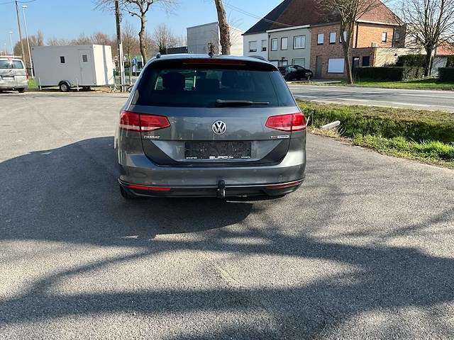 Volkswagen - 2017 - passat - personenauto - afbeelding 22 van  27
