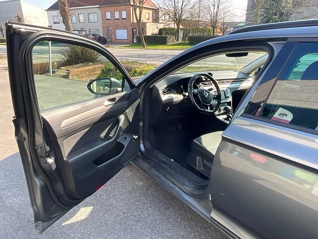 Volkswagen - 2017 - passat - personenauto - afbeelding 27 van  27