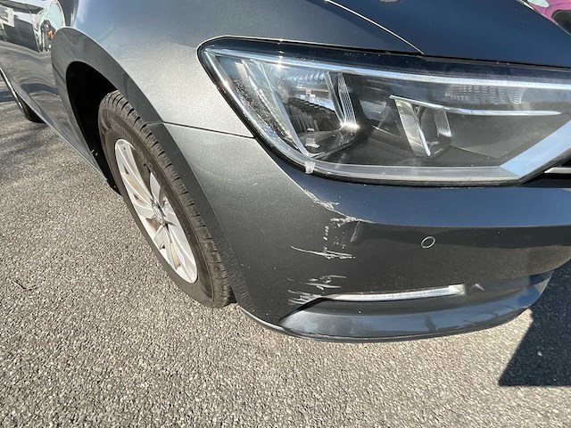 Volkswagen - 2017 - passat - personenauto - afbeelding 6 van  13