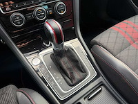 Volkswagen - 2019 - golf gti - gti tcr - personenauto - afbeelding 18 van  37
