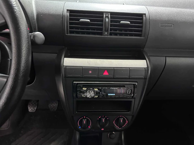 Volkswagen - fox - 1.2 trendline - 96-rt-gz- 2005 - afbeelding 3 van  16
