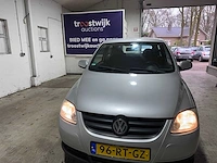 Volkswagen - fox - 1.2 trendline - 96-rt-gz- 2005 - afbeelding 13 van  16