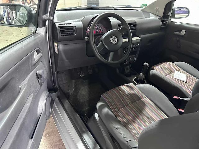 Volkswagen - fox - 1.2 trendline - 96-rt-gz- 2005 - afbeelding 14 van  16