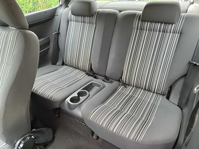 Volkswagen - fox - car - 2005 - afbeelding 7 van  9