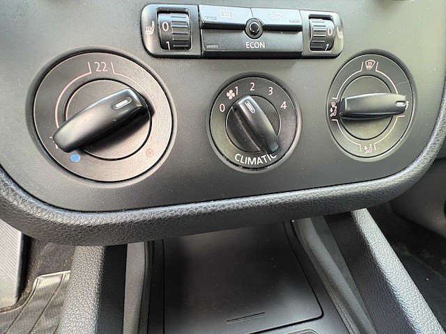 Volkswagen - golf - 1.4 trendline - car - 2006 - afbeelding 8 van  17