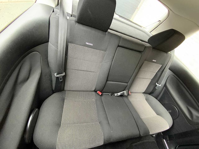 Volkswagen - golf - car - 2000 - afbeelding 10 van  26